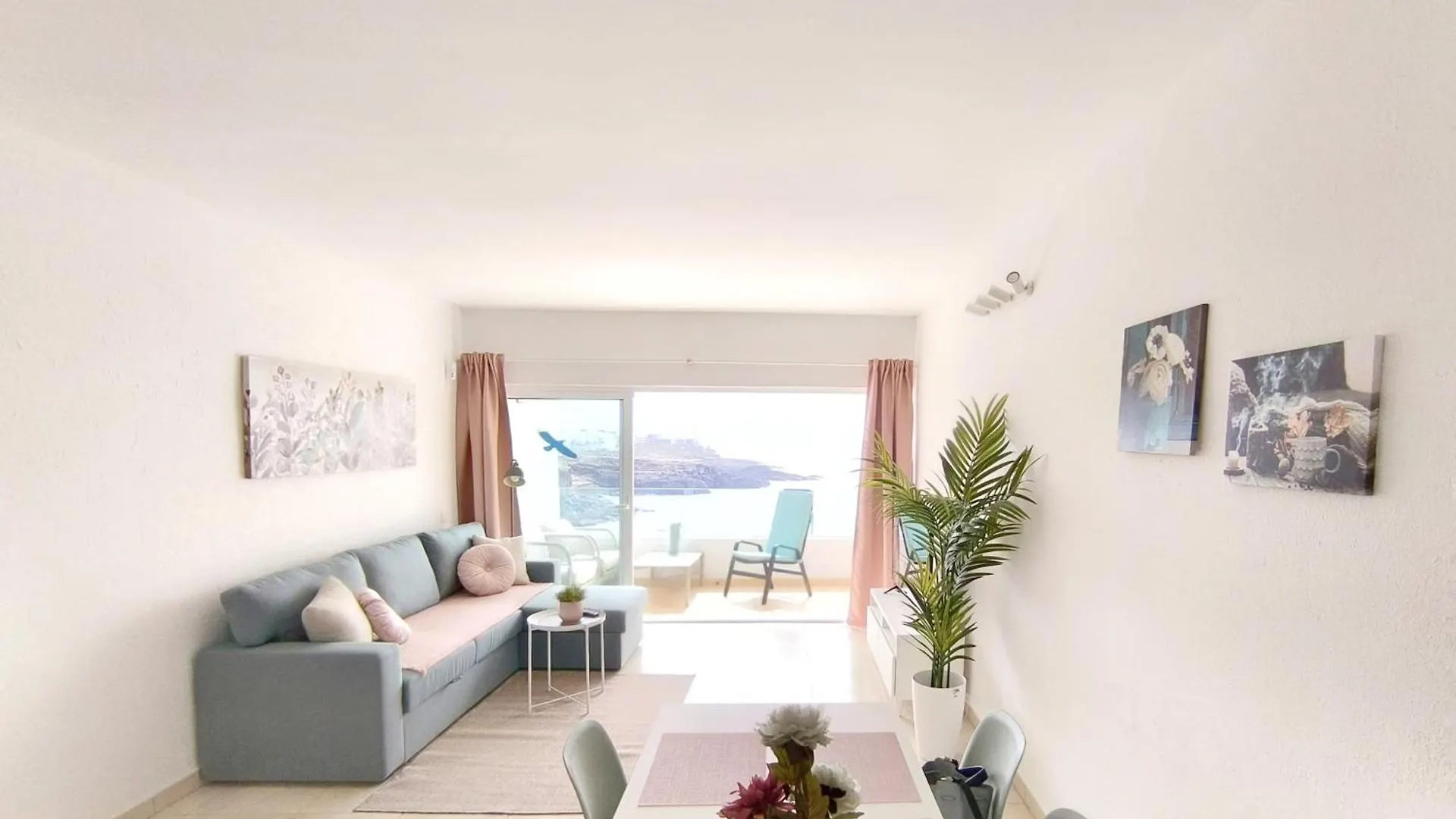 Apartment Rosa De Mar 1 - Parking, Pool, Beachfront, Tv Channels Callao Salvaje Spain